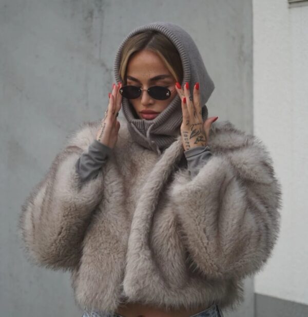 Luxurious faux fur coat (Copy)